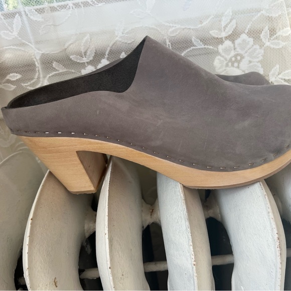 COPY - Bryr Chloe Closed Toe Clog, worn 3 times. - Picture 2 of 5